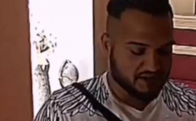 OTROVAĆU SE LJEKOVIMA Isplivao šokantan snimak Roberta Mitrovića, gleda pravo u kamere i prijeti (VIDEO)