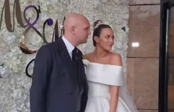 POLITIČARI, SPORTISTI, PJEVAČI Evo ko sve prisustvuje glamuroznoj svadbi Šabanovog sina, neočekivano se pojavila i ova glumica (FOTO)