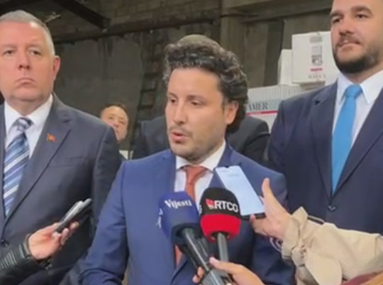 ABAZOVIĆ: Logično je da predložim smjenu Konjevića i Krivokapića