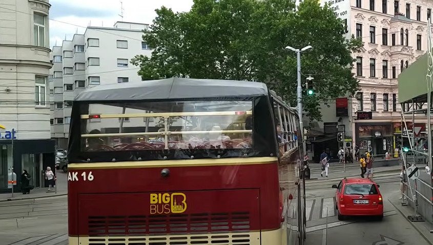 SAOBRAĆAJNA NEZGODA U AUSTRIJI: Autobus se survao niz nagib - 24 povrijeđenih
