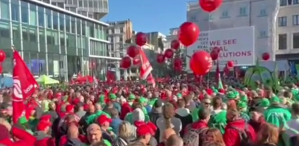 DEMONSTRACIJE U BRISELU Hiljade ljudi na protestu: ''Zamrznite cijene, ne ljude'' (VIDEO)