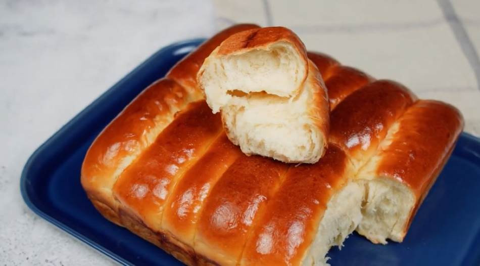 RECEPT ZA NAJMEKŠE HLJEB KIFLE: Ideano rješenje za doručak  (VIDEO)