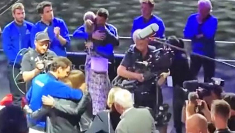 DETALJ KOJI NIKO NIJE VIDIO: Supruga Rodžera Federera grli uplakanog Đokovića (VIDEO)