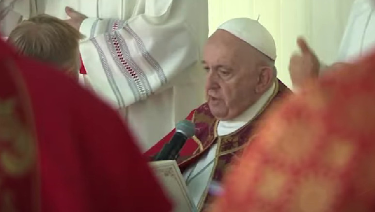 VATIKAN SAOPŠTIO: Papa ne ide na sahranu kraljice Elizabete