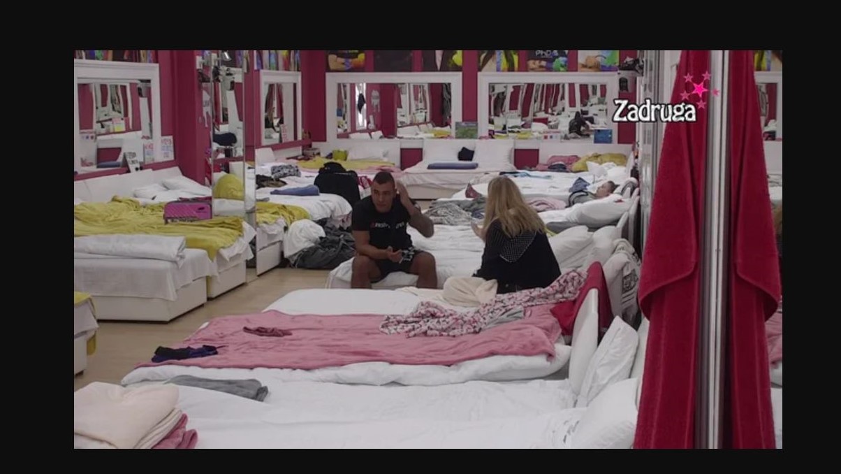 'TI ZNAŠ DA ĆU JA DA JE BRANIM!' Uroš i Jelena u novoj raspravi, Ćertić uveren da će rediteljka UDARITI na njega preko Maje Marinković! (VIDEO)