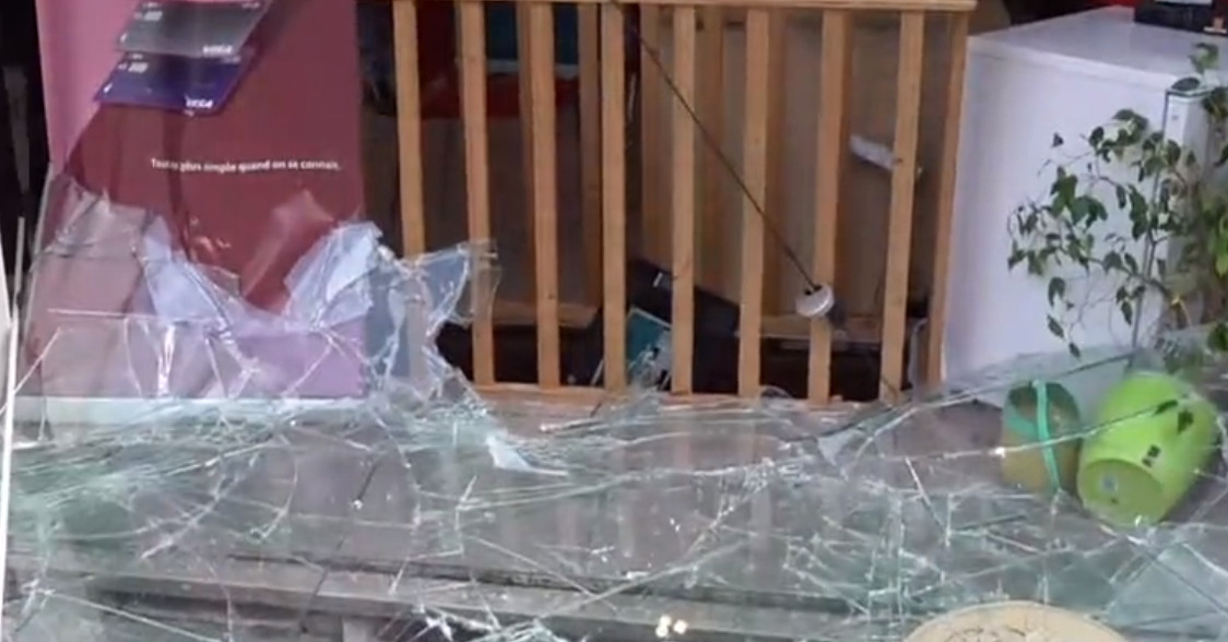 NEMIRI ŠIROM FRANCUSKE Demonstranti lomili izloge (VIDEO)