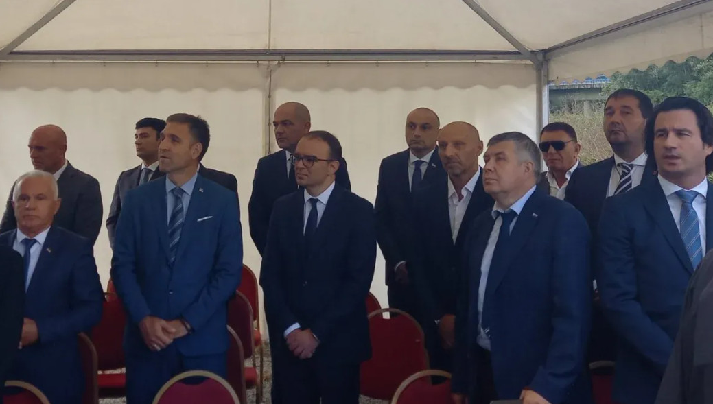 Carević, Božović, Kovač i Damjanović na liturgiji u Jasenovcu