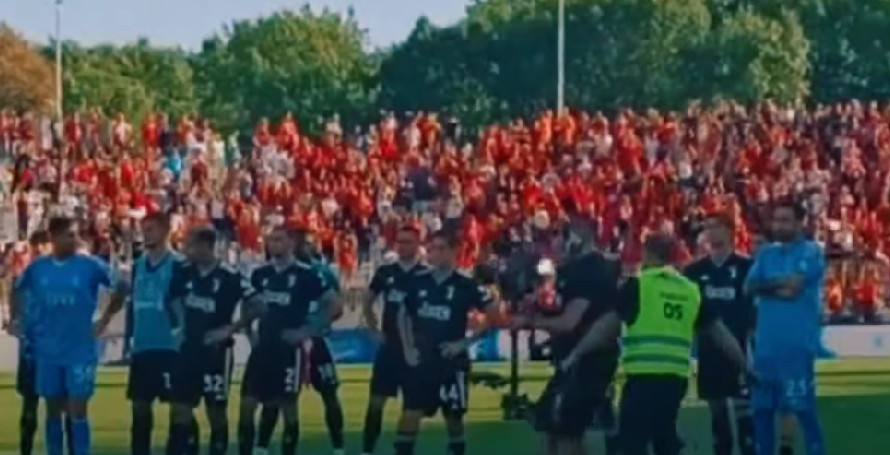 HAOS NA ČIZMI Navijači Juventusa postrojili igrače nakon šokantnog poraza od Monce (VIDEO)