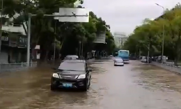 TAJFUN MUIFA POGODIO KINU: Evakuisano više od milion ljudi, zatvoreni aerodromi (VIDEO)