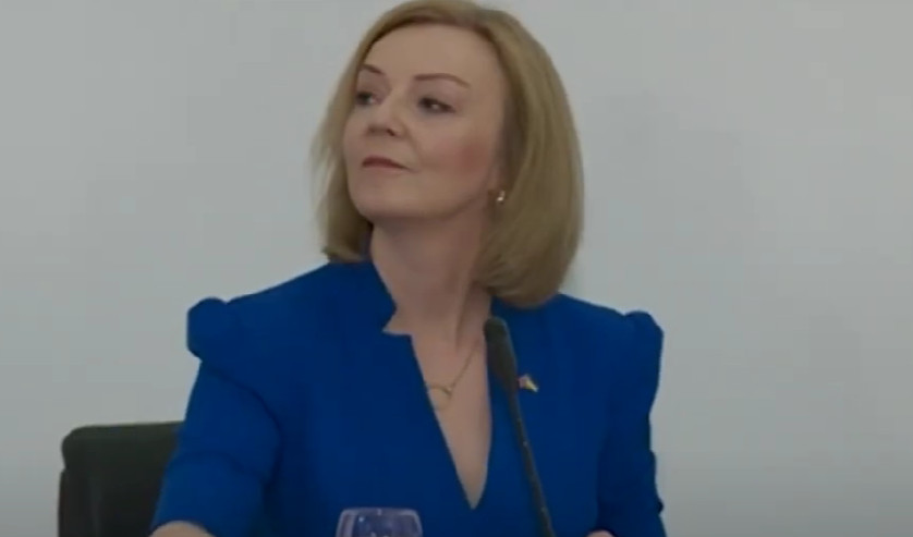 LIZ TRAS PORUČILA Oprostite zbog grešaka, ali ostajem
