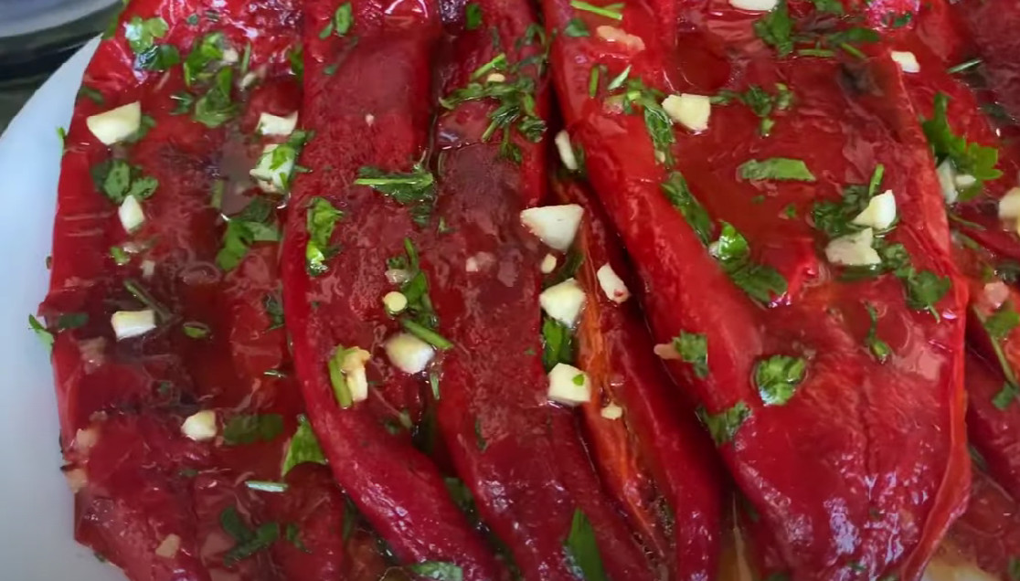 LUČANE PAPRIKE: Recept bez kojeg zimnica ne može da prođe!