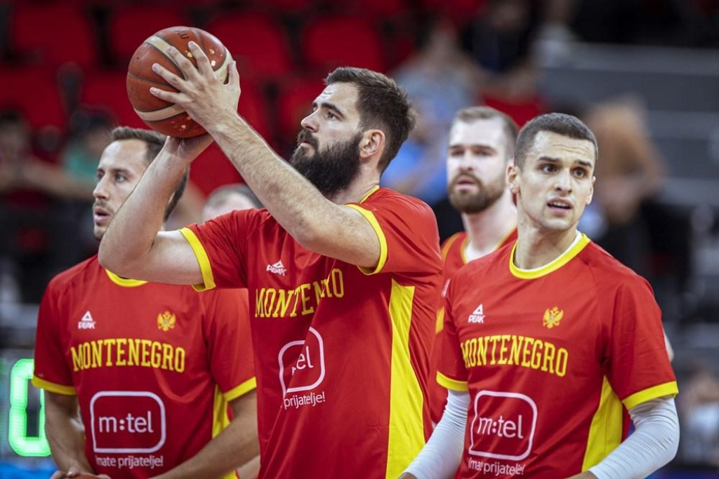 "FURIJA" PREJAKA ZA CRNU GORU Sjutra dan odluke za osminu finala