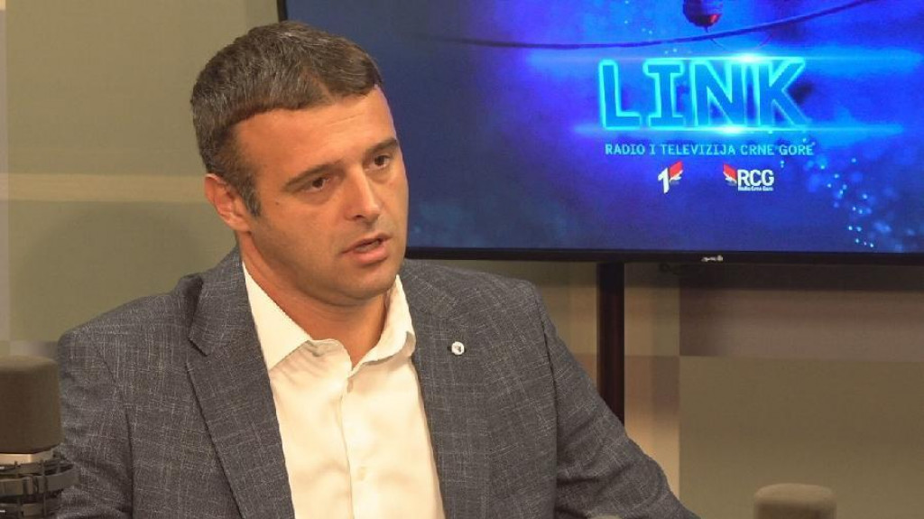 KRAČKOVIĆ: Targetiranje medija od strane zvaničnika nedopustivo