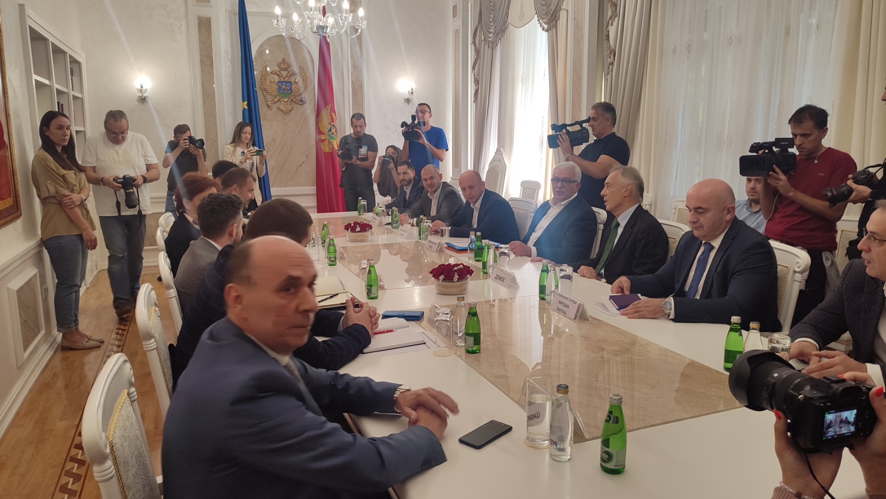 SASTANAK PARLAMENTARNE VEĆINE: Nastavak popodne nakon pauze