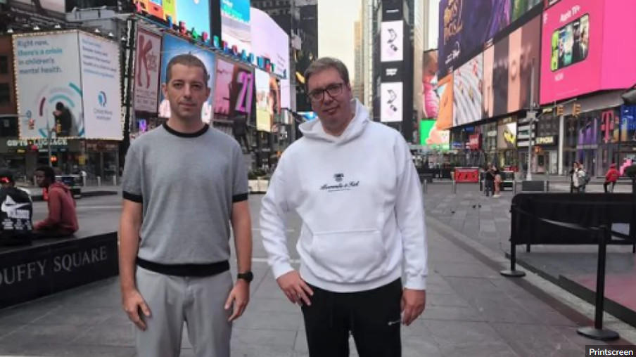 VUČIĆ OBJAVIO FOTOGRAFIJU IZ NJUJORKA "Marko sportista, brifuje starijeg druga"
