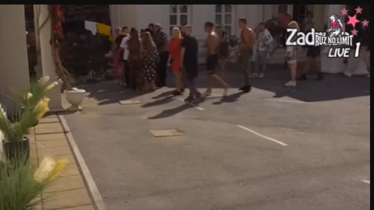 ZADRUGARKI PREMINULA BLISKA OSOBA! Još uvek joj nisu javili informaciju, oglasila se majka i slomljena otkrila sve