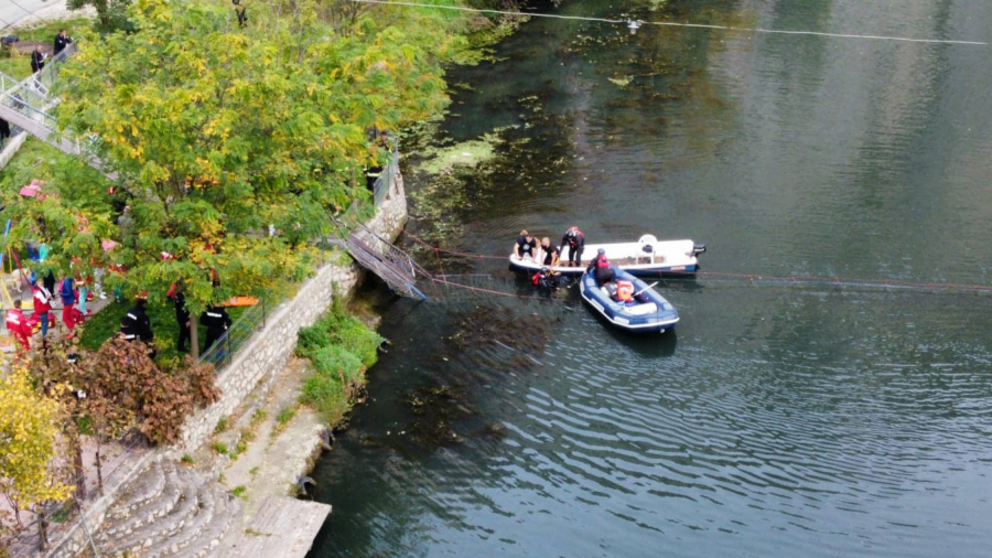 HEROJI! BACILI SE U VODU NE MAREĆI ZA ŽIVOT Stravične scene nesreće u Ovčar Banji (FOTO/VIDEO)