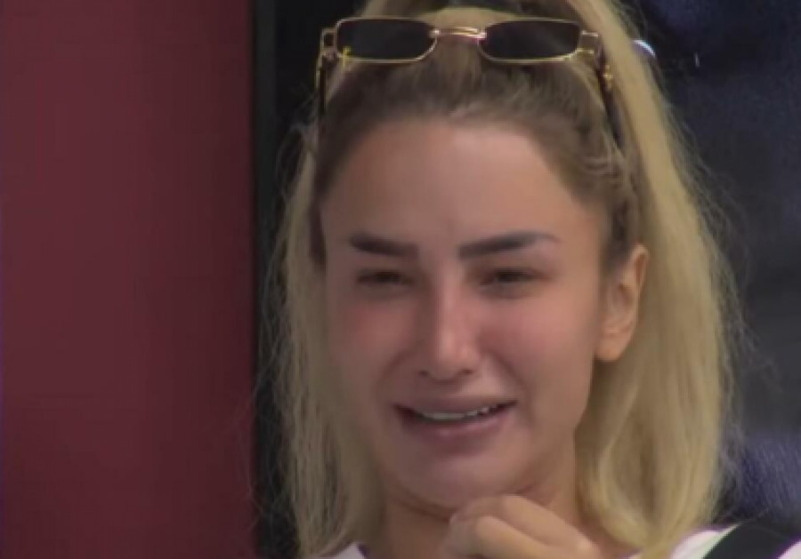 NAŠLA SE NA STUBU SRAMA Aleks u suzama priznala da je poslala čokoladicu Bilalu