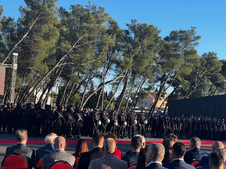 Vlada će raditi na poboljšanju statusa zaposlenih u MUP-u