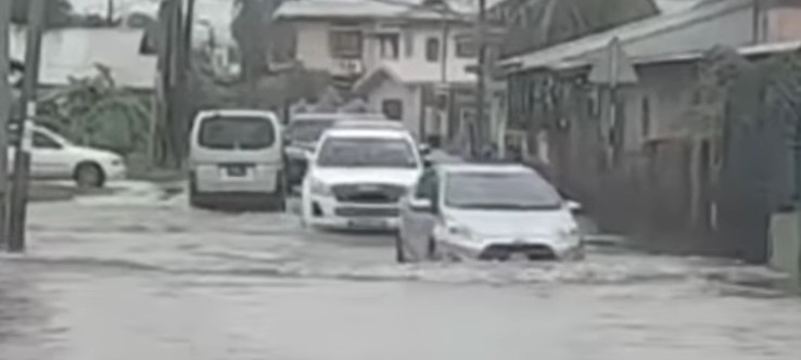 APOKALIPSA! Podgorica: Poplavljena Ulica Vojislavljevića, vatrogasci evakuisali četiri osobe iz vozila