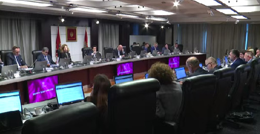 (UŽIVO/VIDEO): ABAZOVIĆ: Potpisivanje Temeljnog ugovora stvorilo političke, a ne tenzije socijalnog karaktera