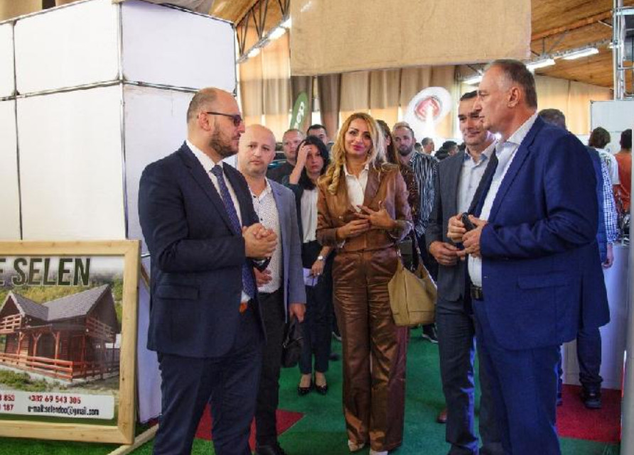 ADROVIĆ U BUDVI "Crnogorske opštine postaju konkurente onima u EU"