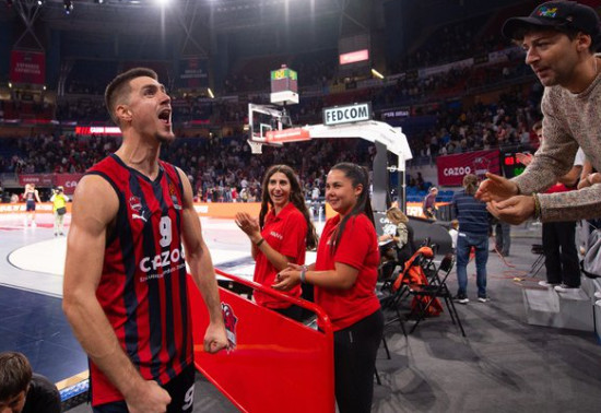 ŠTA ĆE NA OVO REĆI NAVIJAČI PARTIZANA? Pogledajte kako je Vanja Marinković proslavio trijumf Baskonije (FOTO)