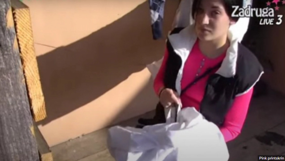 SKANDALOZNO Zadrugarka pravila totalni haos po dvorištu, niko ni ne sluti šta je uradila (FOTO/VIDEO)