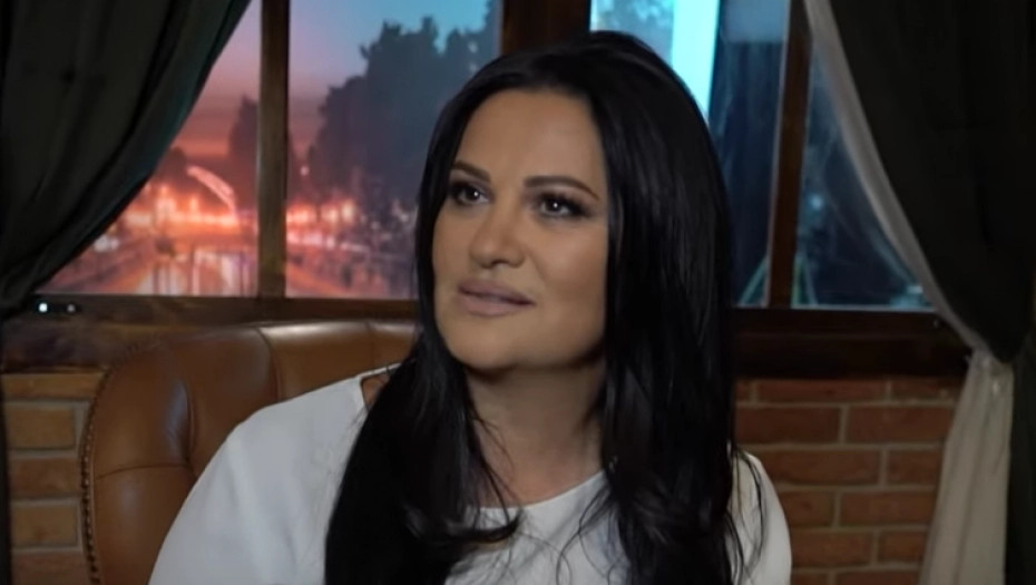 JANA SKRHANA BOLOM Pevačica nema od tuge, uspela da izusti samo jedno