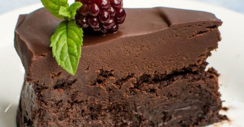 ČOKOLADNA TORTA BEZ BRAŠNA: Prelivena najfinijom ganaš kremom