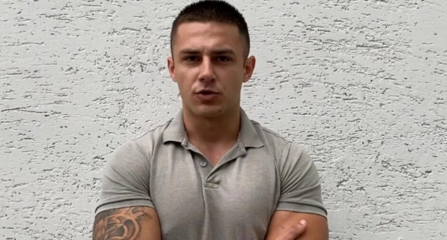 SKANDAL Marko Stefanović našao se na meti svojih cimera, zbog ovoga "potonuo" u zemlju