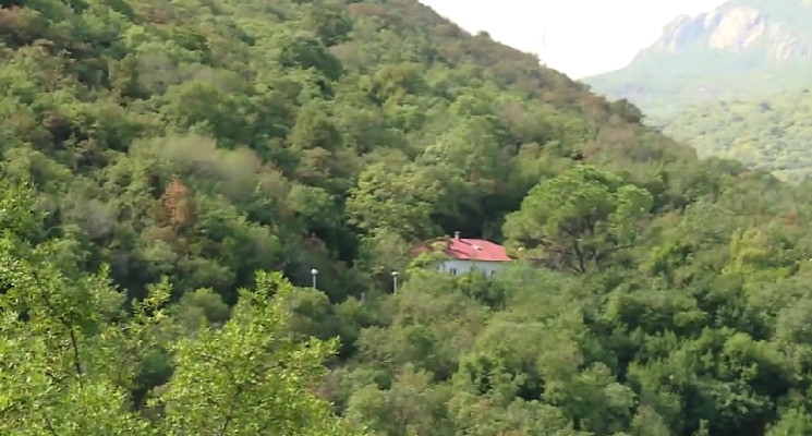 POLICIJA PREGOVARA Mještani Morinja blokirali put, protive se postavljanju spomen ploče