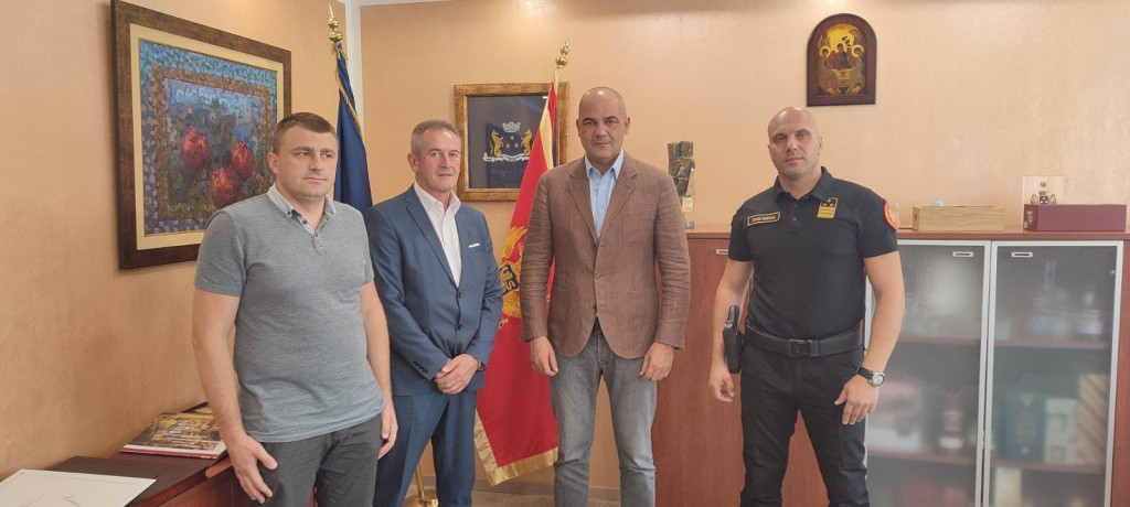 BOŽOVIĆ: Opština Budva će naći način da riješi stambena pitanja zaposlenih u Centru bezbjednosti
