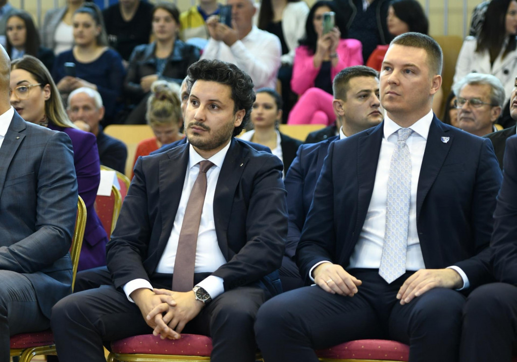STIGLA POTVRDA IZ VLADE: Abazović i Adžić vodiće ministarstva vanjskih poslova i odbrane