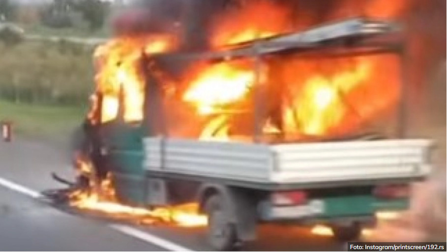 BUKTI KAMION U BEOGRADU Stravičan požar na auto-putu