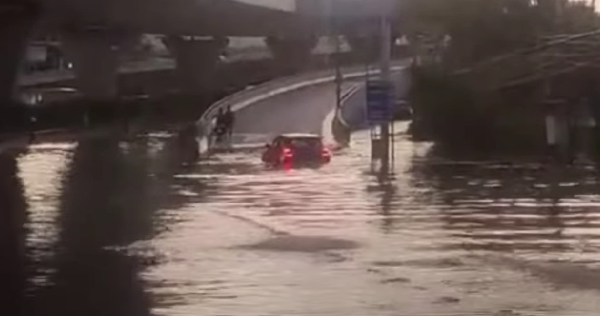 POPLAVE U HERCEG NOVOM: Blokade saobraćaja, u Đenovićima nanosi od 40 centimetara