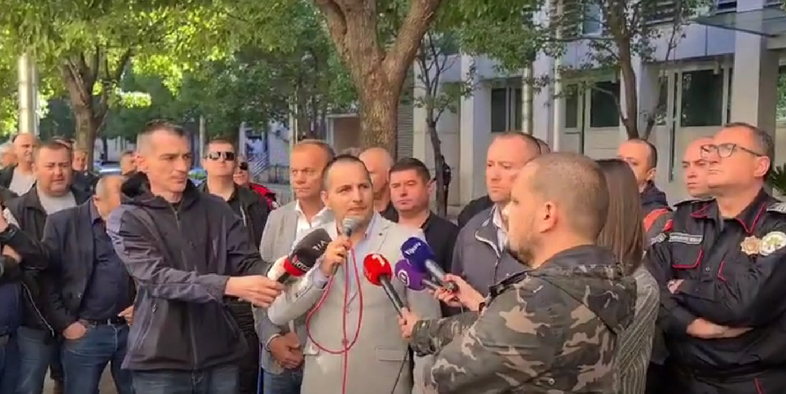 POČEO PROTEST POLICIJE ISPRED VLADE CRNE GORE: U Nezavisnom sindikatu politike nema