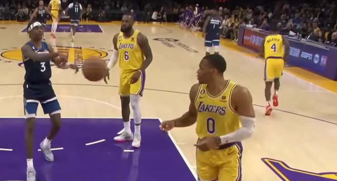 TREJD BOMBA U NBA: Vestbruk se seli u novi klub