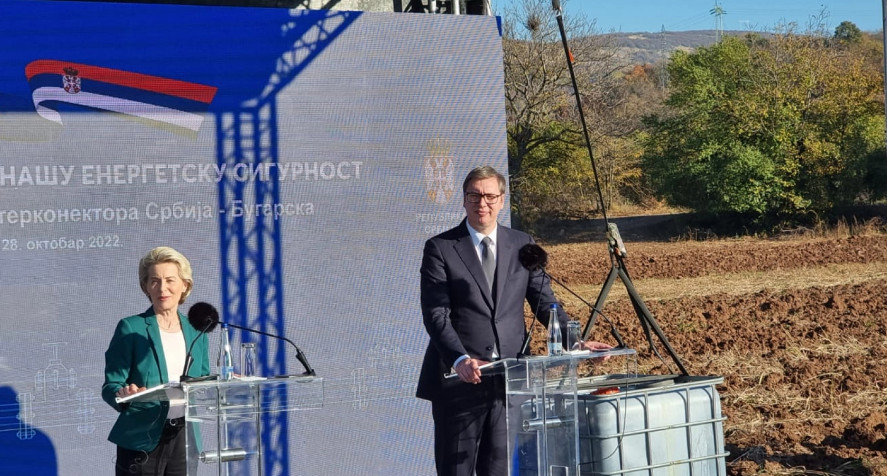 Vučić dočekao fon der Lajen: Poštujemo teritorijalni integritet Ukrajine, iako naš nije poštovan!