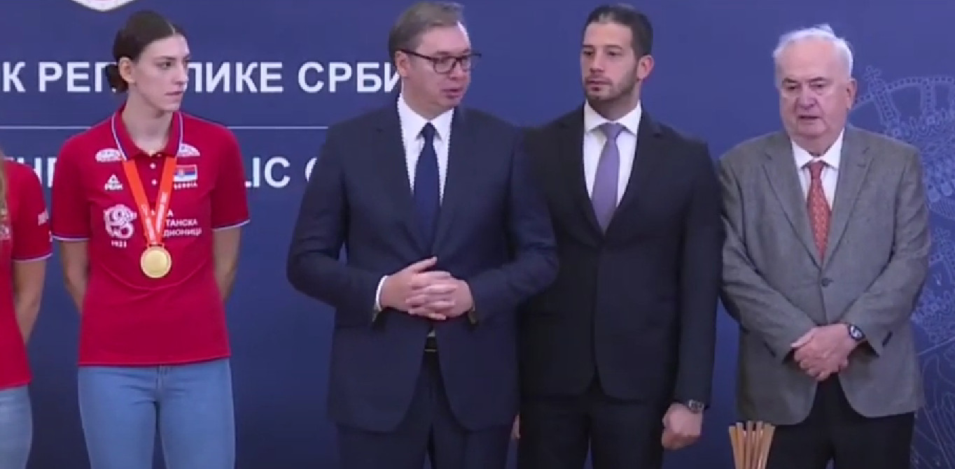 ODBOJKAŠICE SRBIJE NA PRIJEMU KOD VUČIĆA: Čestitam vam na istorijskom uspjehu