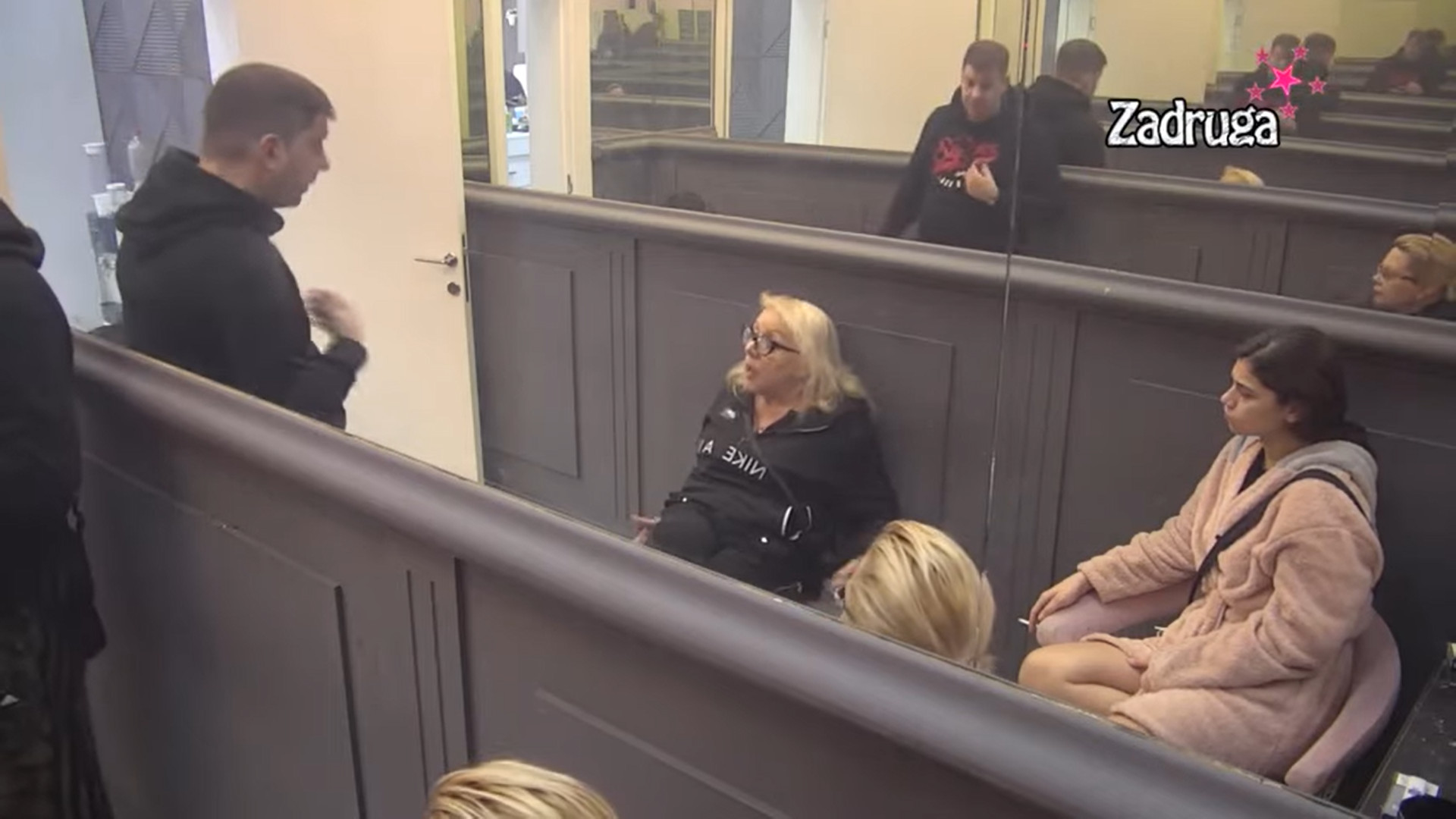 TRESE SE BELA KUĆA! Zorica i Ivan u žestokom klinču zbog Aleksandre i Mikice! (VIDEO)