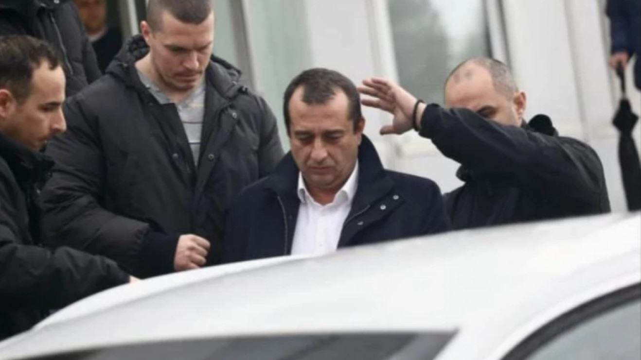 ŠOK U CRNOJ GORI: Otkriveno šta je uhapšeni tužilac Čađenović radio za Radoja Zvicera
