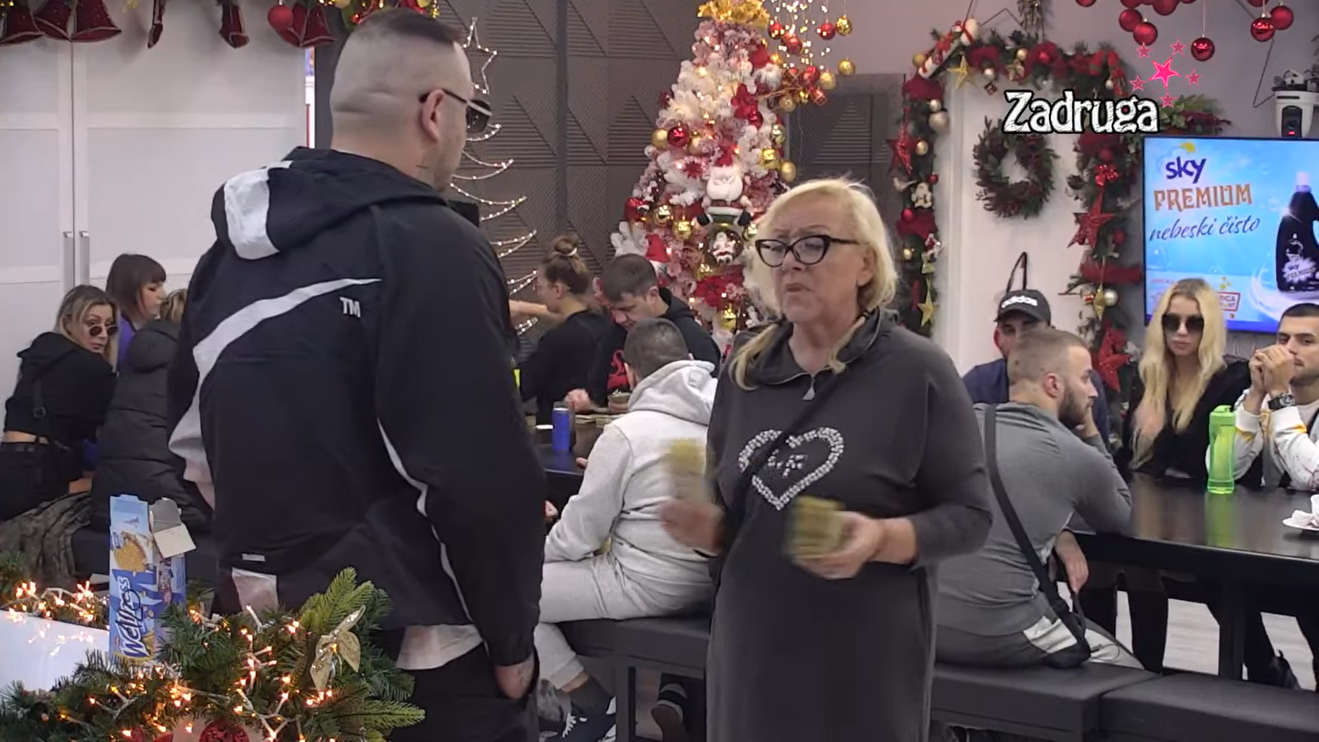 TI SI JE*** NA VIOLINI Zorica Marković urnisla Milicu Veselinović: Filipe gde su ti oči?