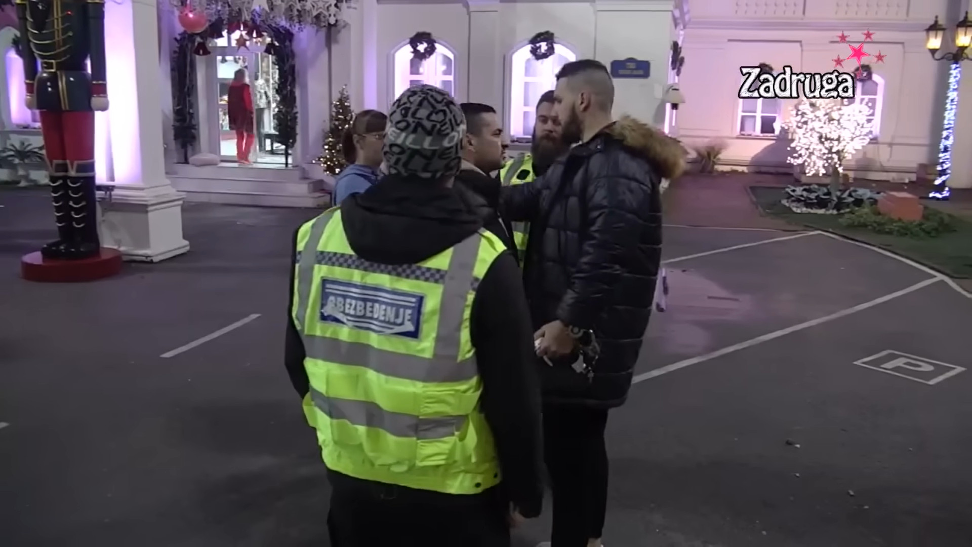 DVOBOJ ZBOG MILJE! Zola nasrnuo na BEBICU!
