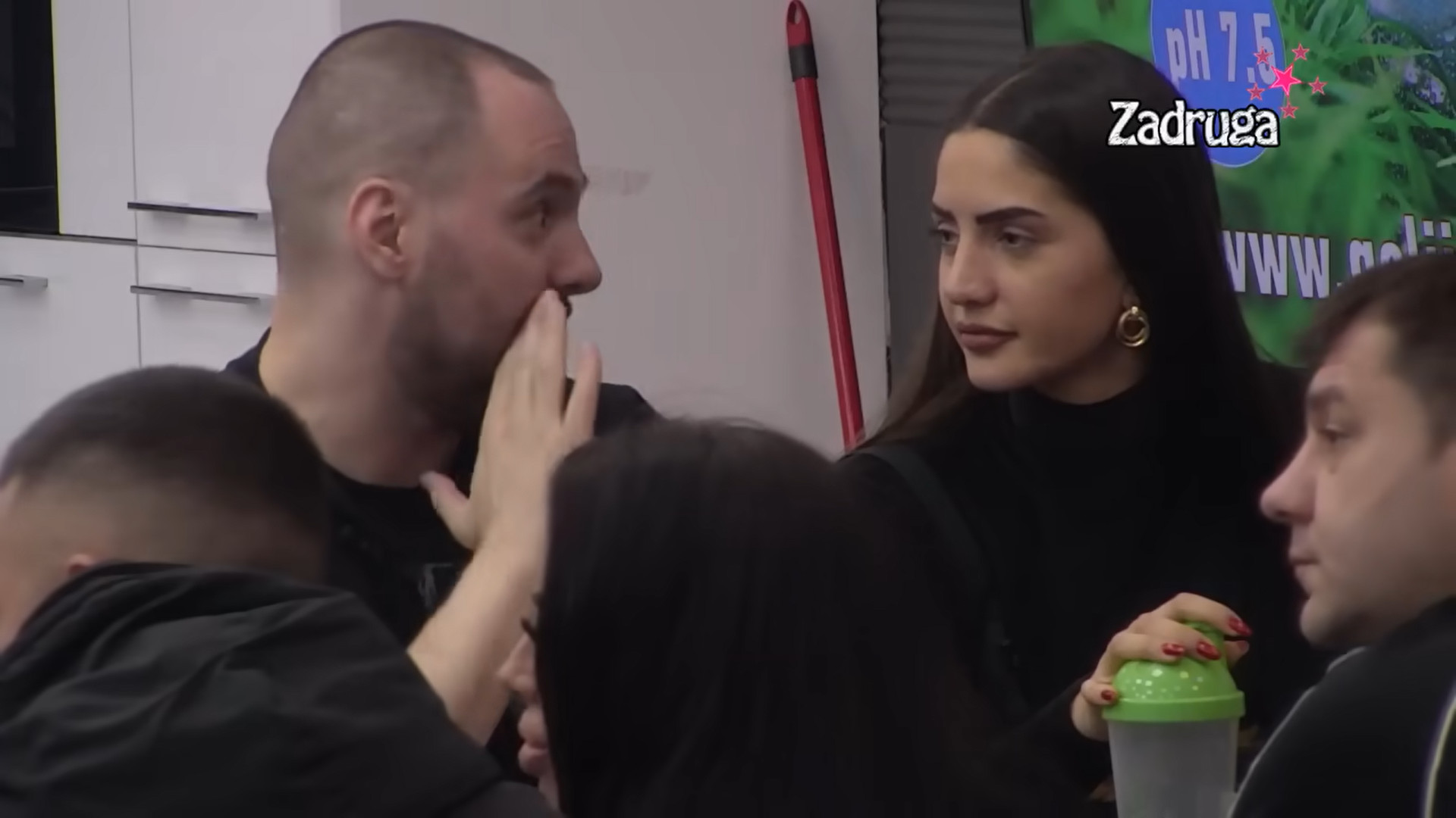 "DLAKAVA SI" Zvezdan Slavnić najstrašnije uvredio Anđelu, pa je na surov način zamolio da povede računa o higijeni!