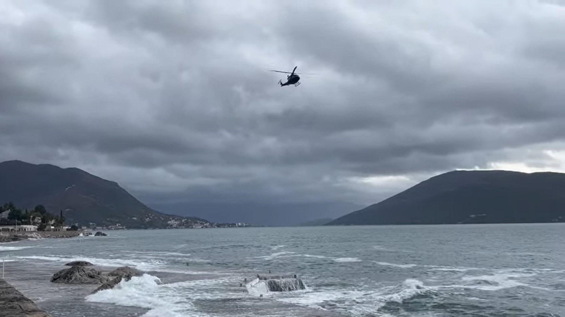 Potraga za dječakom: Ronioci na putu ka Rtu Oštro, sa hrvatske strane uočeno tijelo