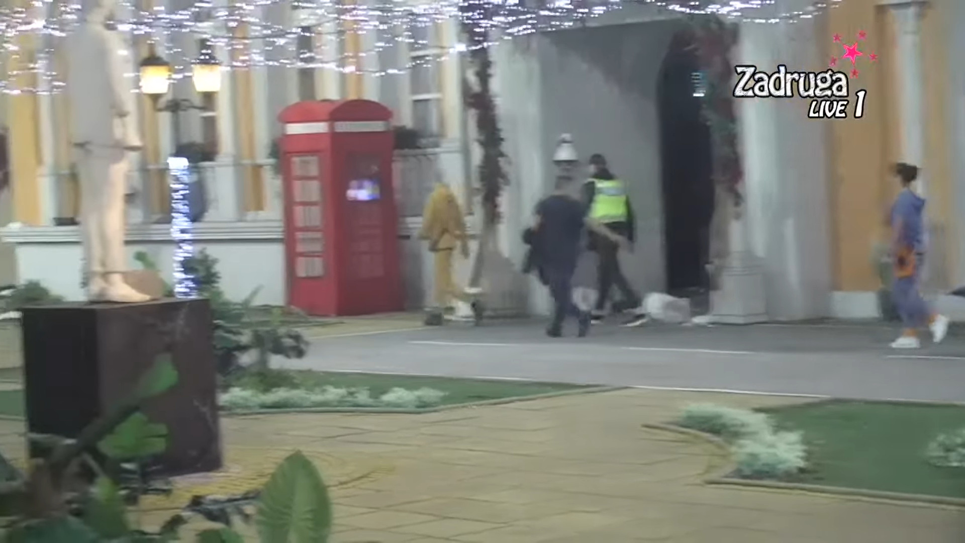 ZVEZDAN PONOVO PRAVI HAOS PO IMANJU! Slavnić ne može da se suoči sa Anom, pa krenuo kao RAZBOJNIK da histeriše i lomi sve pred sobom! (VIDEO)