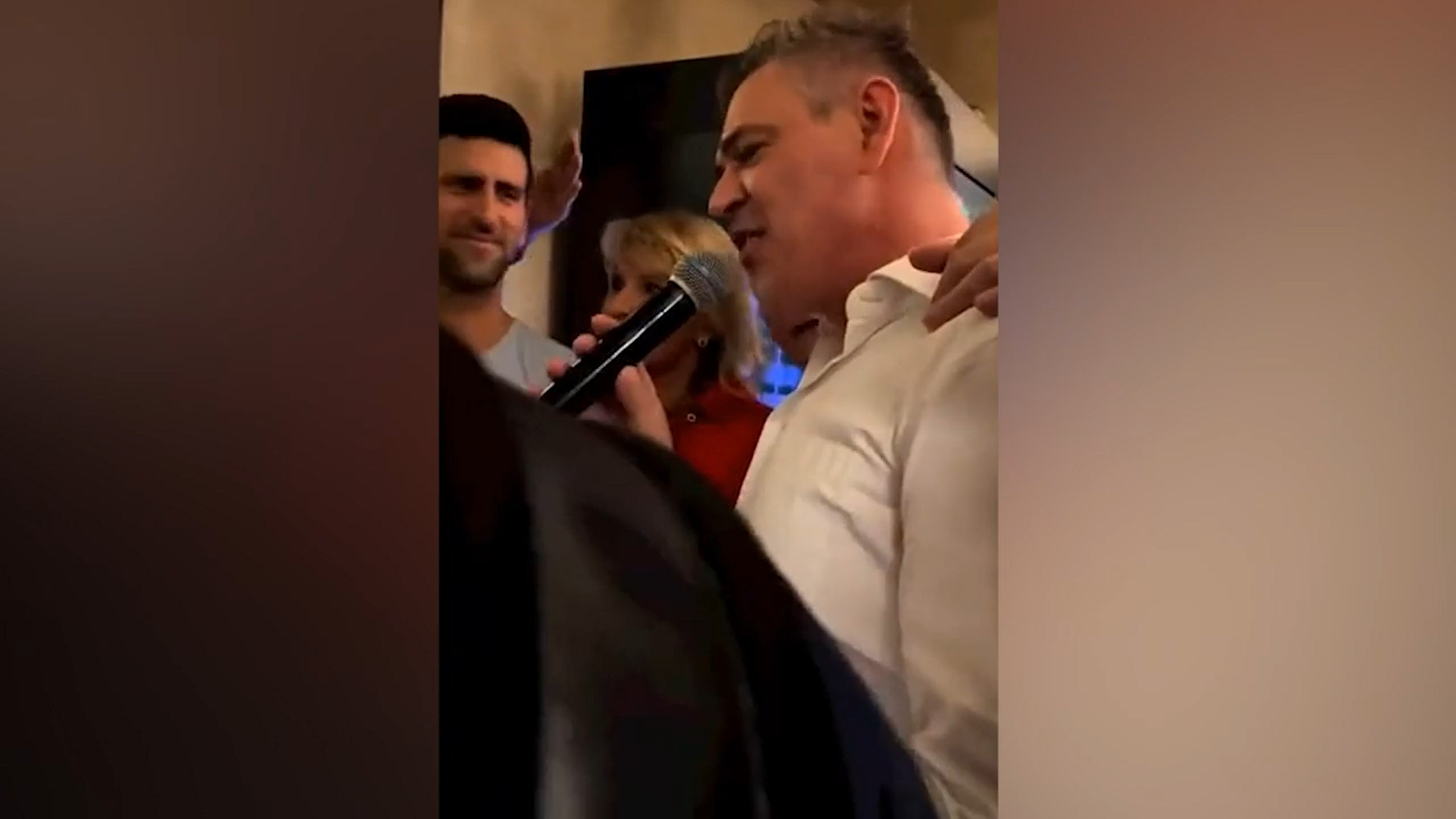 KAD NOLE PADNE U SEVDAH Savo Milošević zapevao Đokoviću veliki hit (VIDEO)