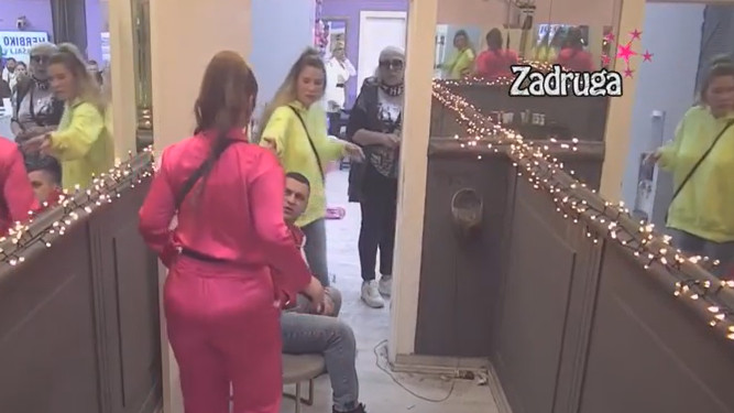 MILJANA KULIĆ PREBILA BEBICU Izula štiklu i udarala ga svom snagom (VIDEO)