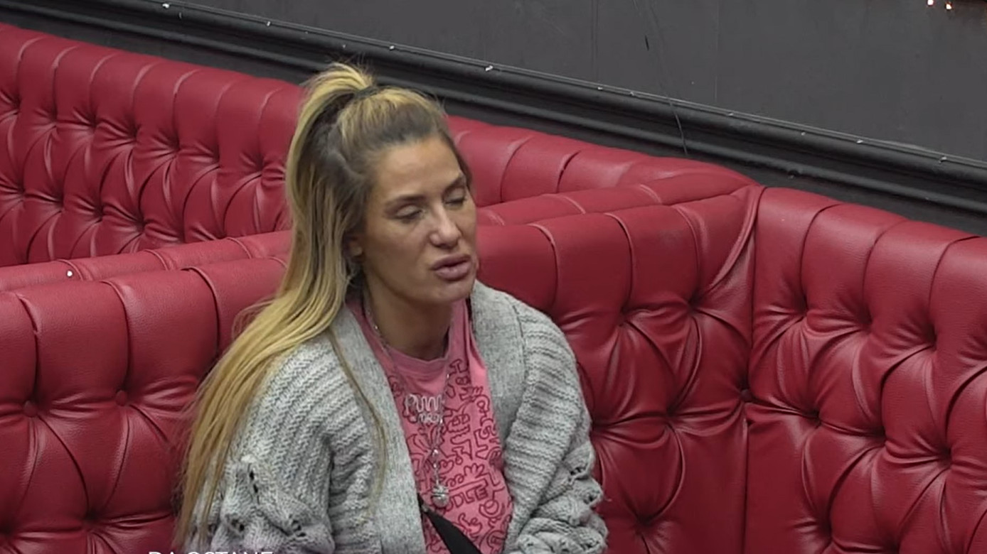 NE PRESTAJE DA PLAČE I KUKA, PLAŠI SE ZA ŽIVOT! Stravične scene Ane Ćurćić nakon izlaska iz Zadruge, drama u njenom domu ne prestaje!